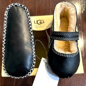UGG baby new with tags size 4/5